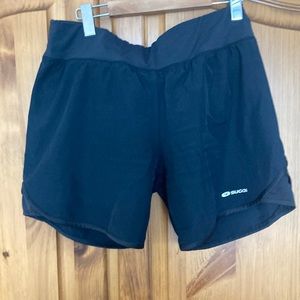 Sugoi run short. Bike style short lining.